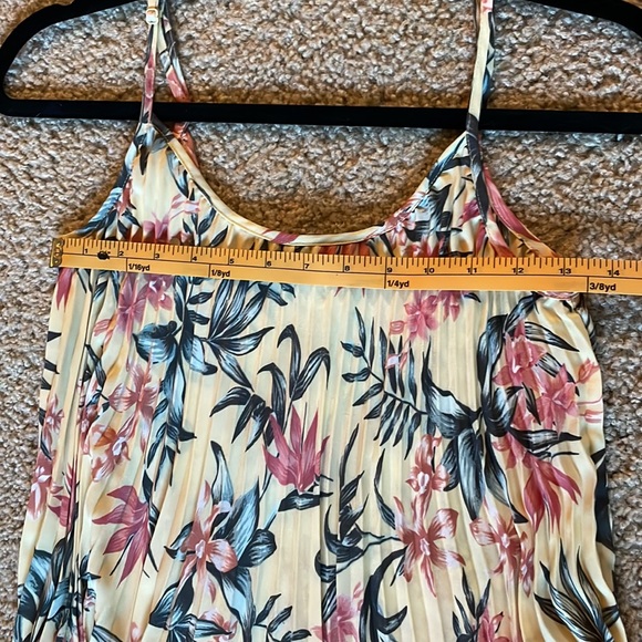 H&M pleated blouse - Picture 7 of 10